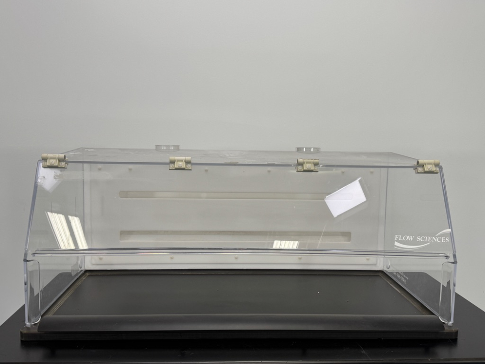 Image of Flow Science 4' Enclosed Workspace